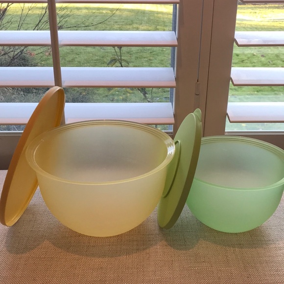 Tupperware Vintage Impressions Mixing Bowl Set in Sheer Yellow and Green - Picture 3 of 14
